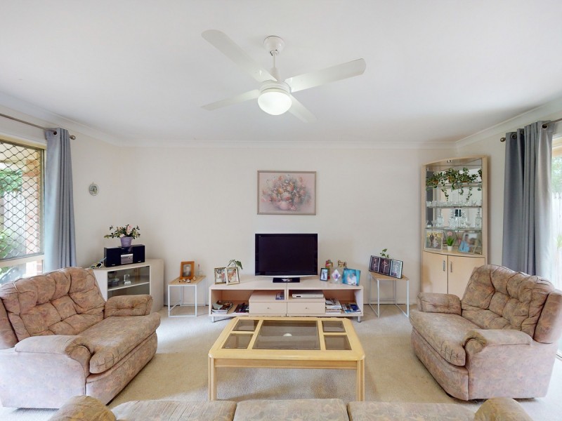 1/4 Michael Lynagh Drive, Daisy Hill QLD 4127