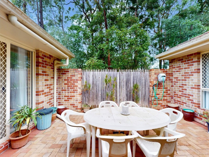 1/4 Michael Lynagh Drive, Daisy Hill QLD 4127