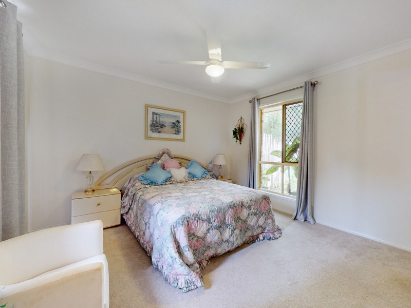 1/4 Michael Lynagh Drive, Daisy Hill QLD 4127