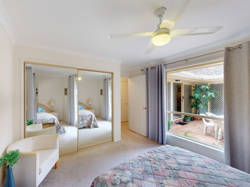 1/4 Michael Lynagh Drive, Daisy Hill QLD 4127