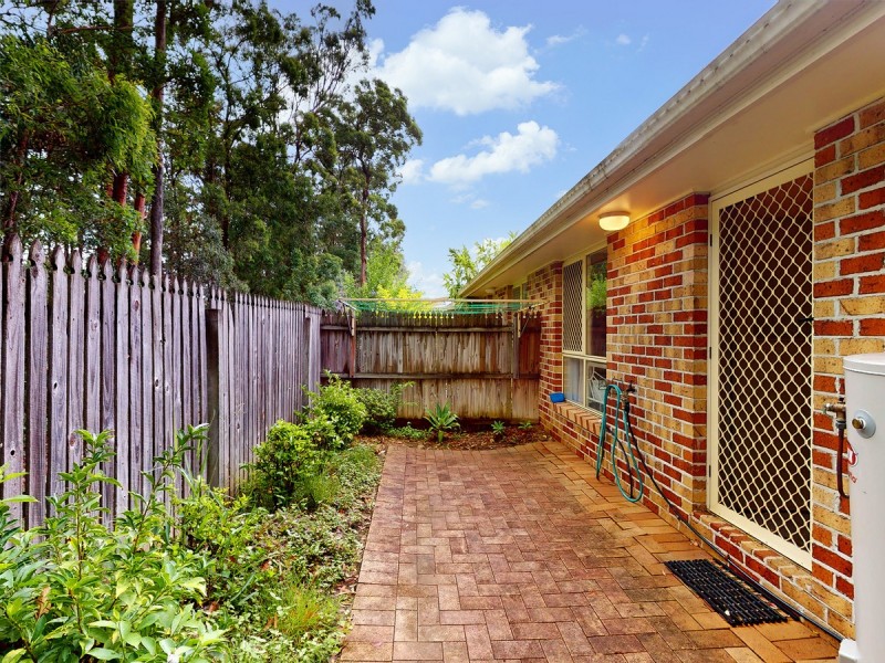 1/4 Michael Lynagh Drive, Daisy Hill QLD 4127