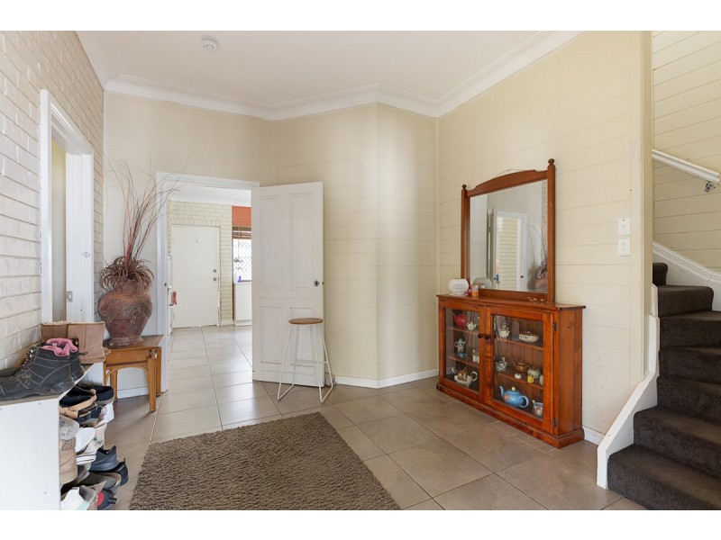 2 Ocean Street, Cleveland QLD 4163