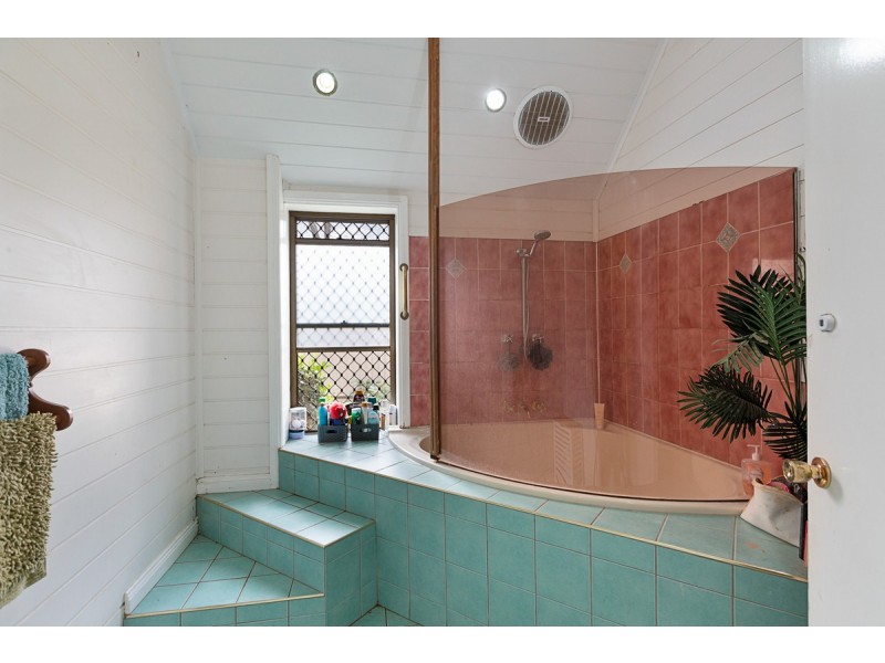 2 Ocean Street, Cleveland QLD 4163