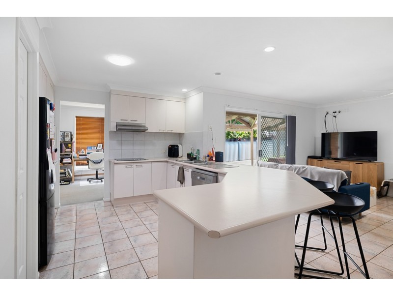 5 Crossley Drive, Wellington Point QLD 4160