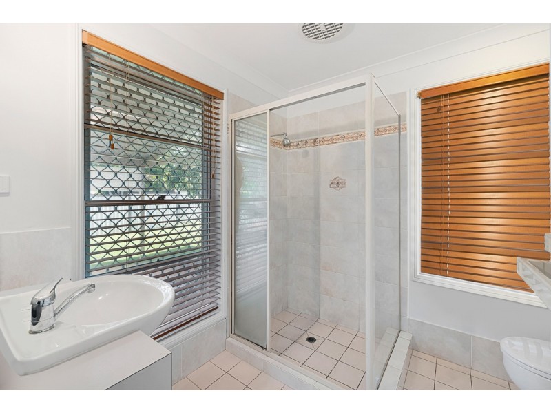 5 Crossley Drive, Wellington Point QLD 4160