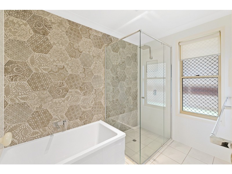 1 Bayswater Drive, Victoria Point QLD 4165