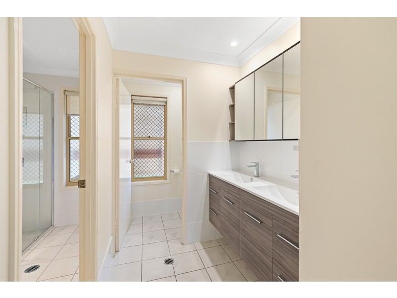 1 Bayswater Drive, Victoria Point QLD 4165