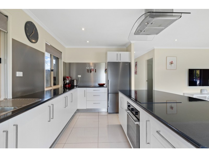 10 Rajang Street, Tanah Merah QLD 4128