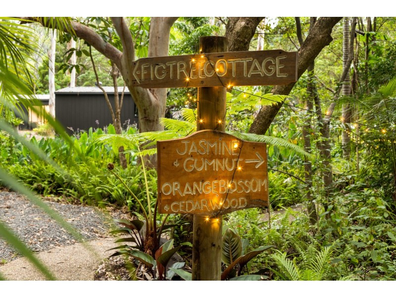 609 Hunchy Road, Hunchy QLD 4555