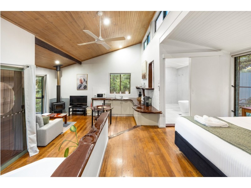 609 Hunchy Road, Hunchy QLD 4555