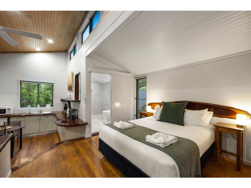 609 Hunchy Road, Hunchy QLD 4555