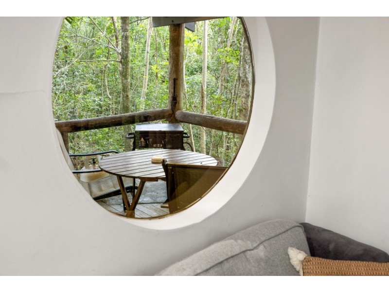 609 Hunchy Road, Hunchy QLD 4555