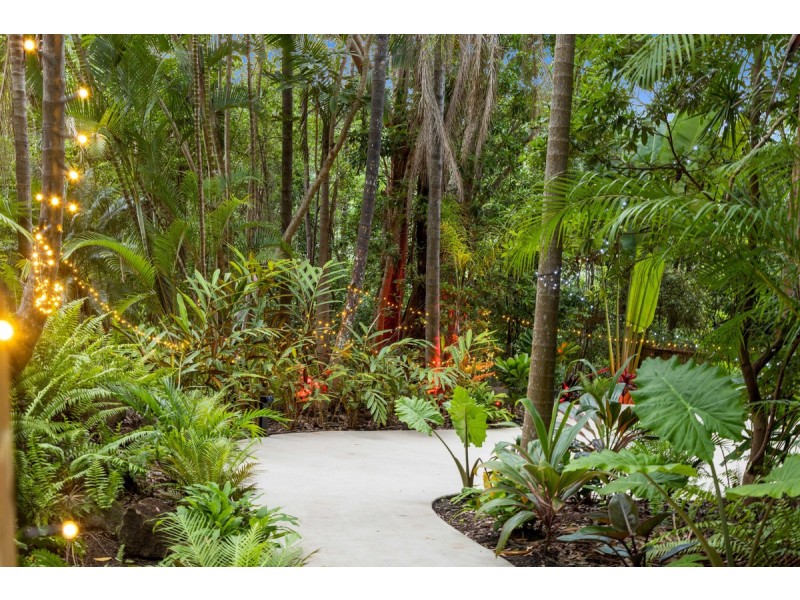 609 Hunchy Road, Hunchy QLD 4555