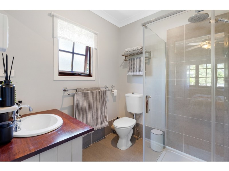 21 Ian Street, Thorneside QLD 4158