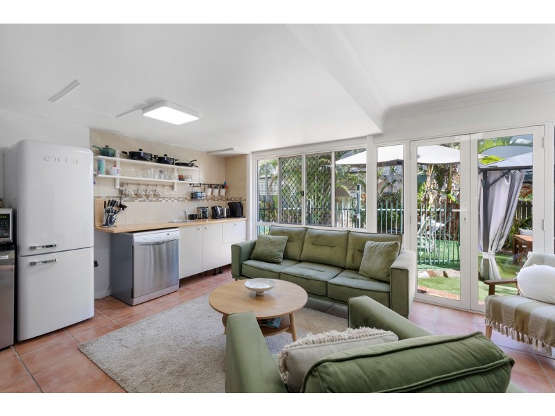 21 Ian Street, Thorneside QLD 4158