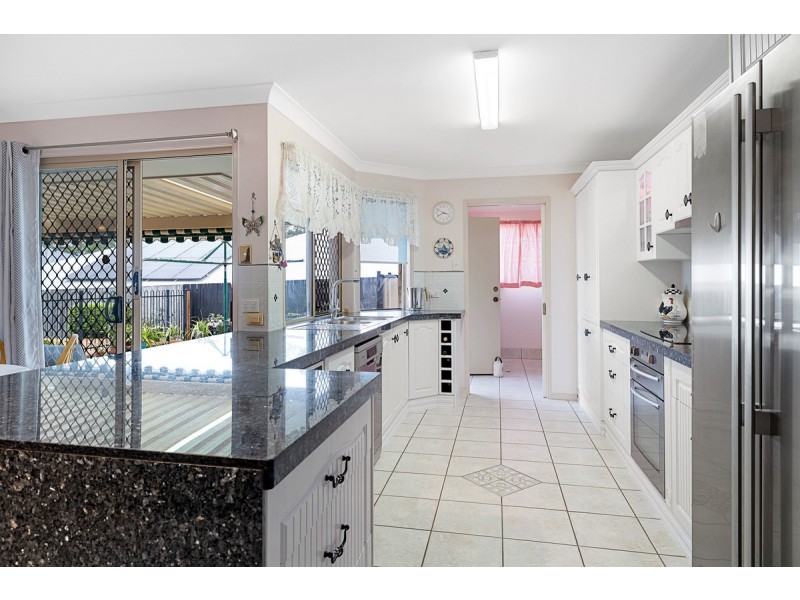 10 Burbank Road, Birkdale QLD 4159