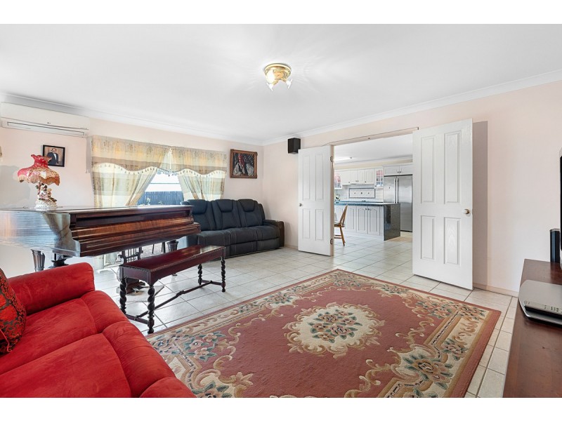 10 Burbank Road, Birkdale QLD 4159