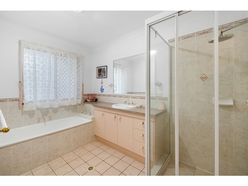 10 Burbank Road, Birkdale QLD 4159