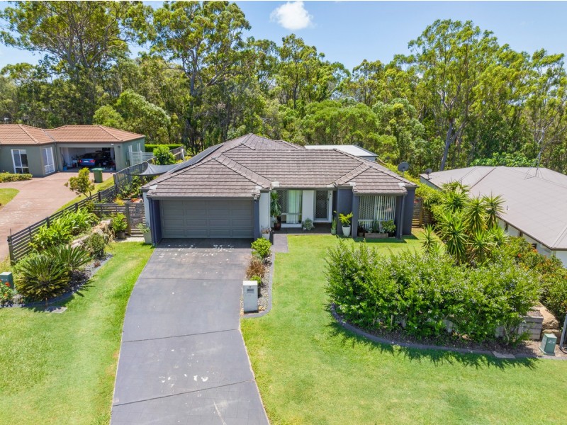 17 Aqua Crescent, Redland Bay QLD 4165