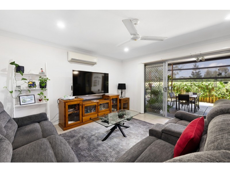 17 Aqua Crescent, Redland Bay QLD 4165