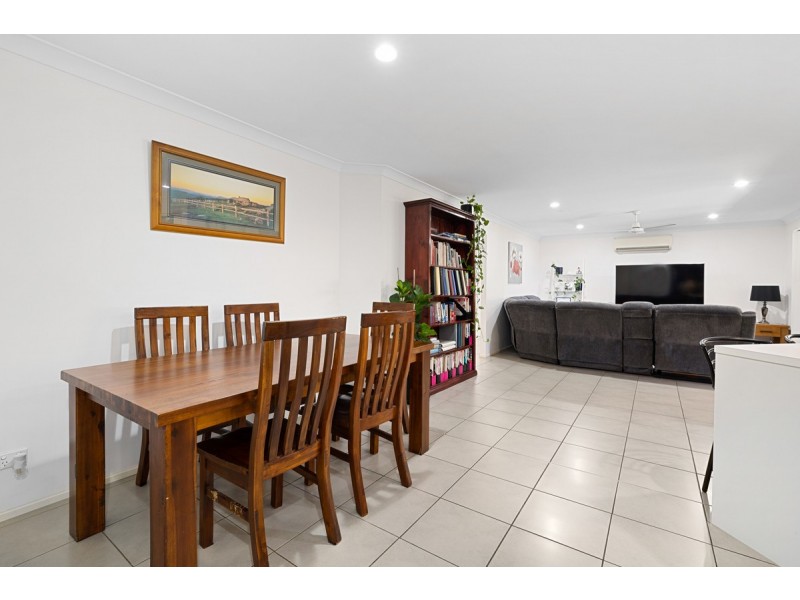 17 Aqua Crescent, Redland Bay QLD 4165