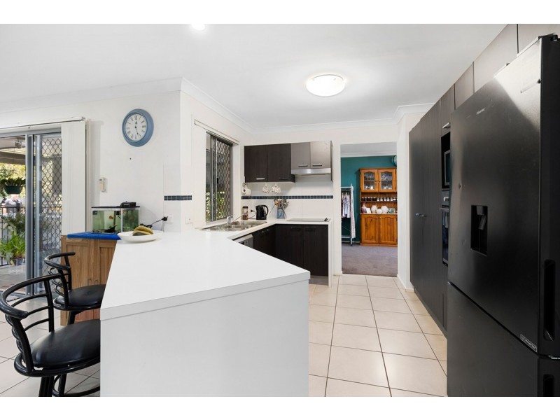 17 Aqua Crescent, Redland Bay QLD 4165