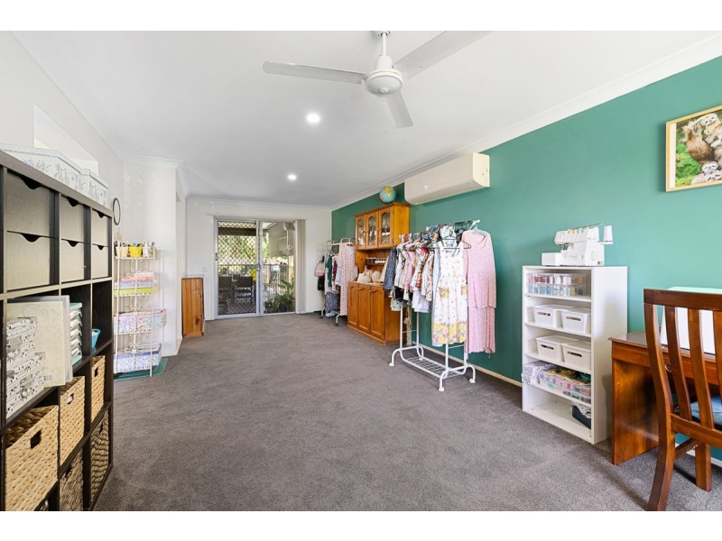 17 Aqua Crescent, Redland Bay QLD 4165