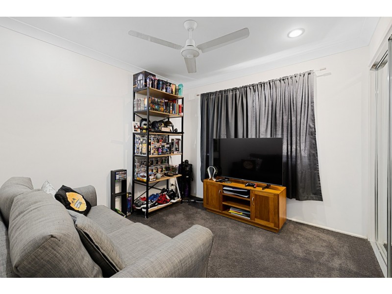 17 Aqua Crescent, Redland Bay QLD 4165