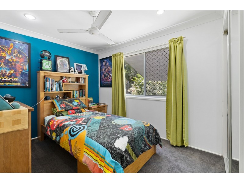 17 Aqua Crescent, Redland Bay QLD 4165