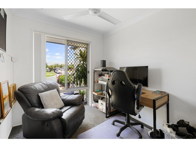17 Aqua Crescent, Redland Bay QLD 4165