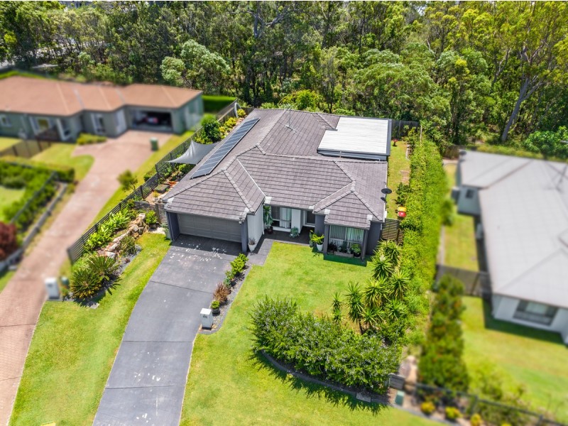 17 Aqua Crescent, Redland Bay QLD 4165