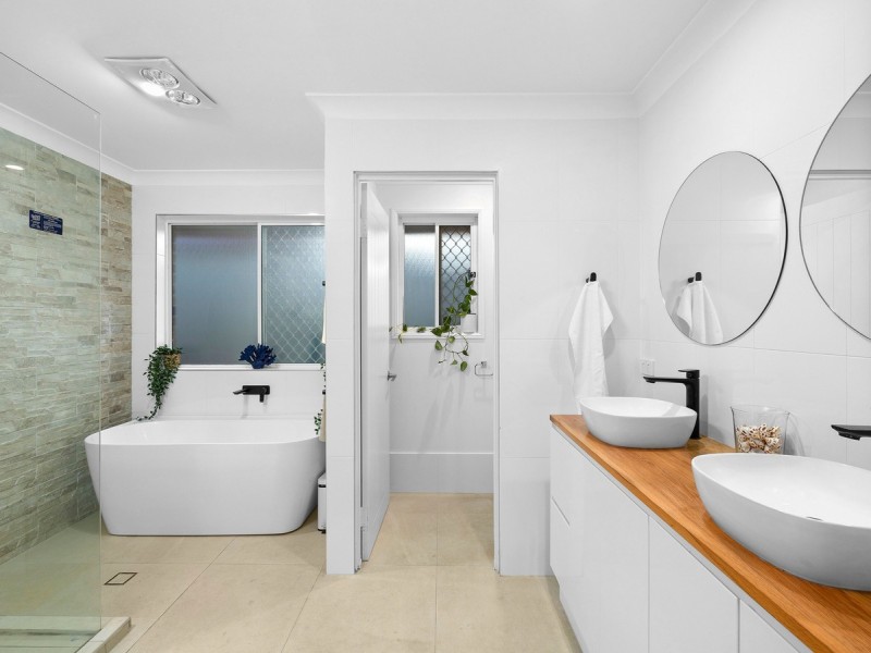 14 Montgomery Drive, Wellington Point QLD 4160
