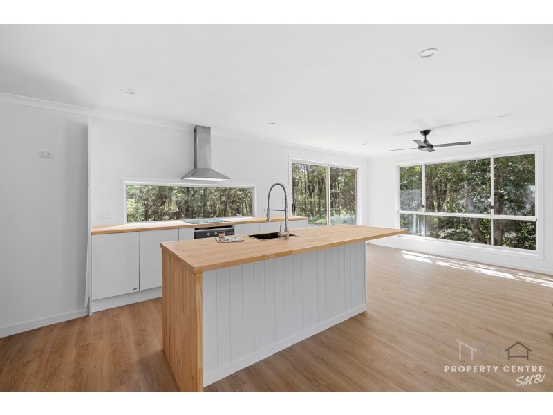 1 Waterlea Street, Russell Island QLD 4184