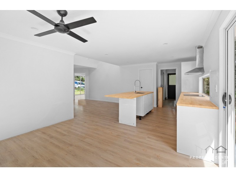 1 Waterlea Street, Russell Island QLD 4184