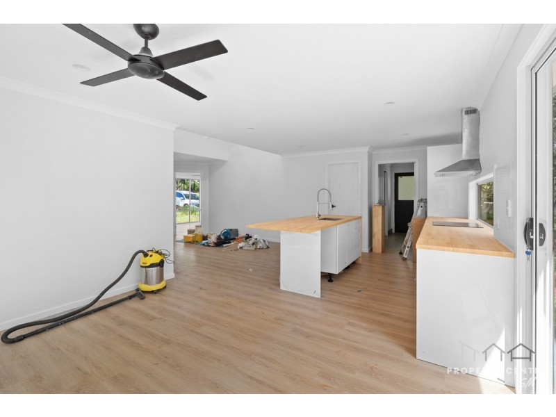 1 Waterlea Street, Russell Island QLD 4184