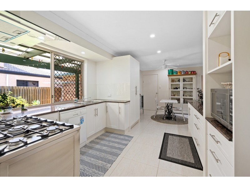 2 Tipplers Street, Victoria Point QLD 4165