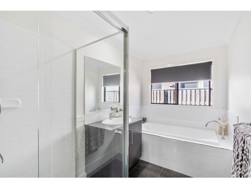 33 Condamine Crescent, Thornlands QLD 4164