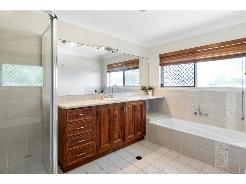 8 Hakea Place, Mount Cotton QLD 4165