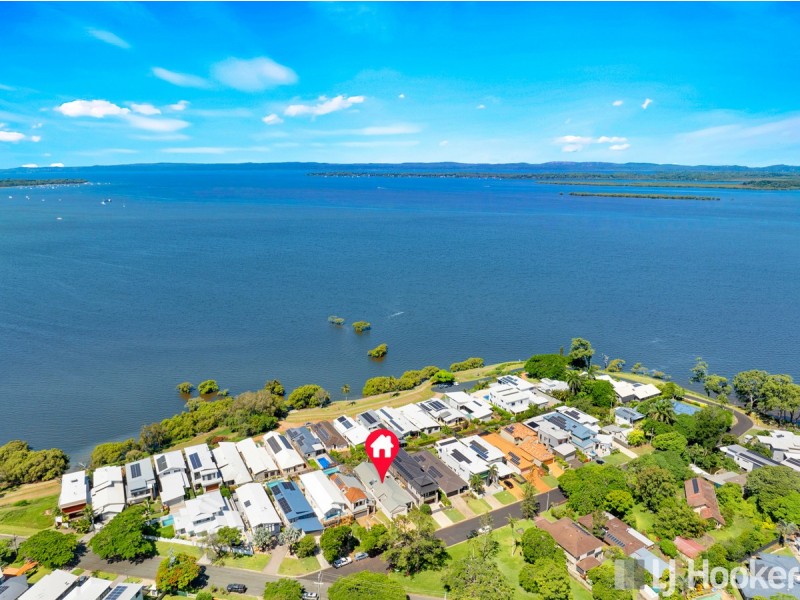 8 Gray Street, Redland Bay QLD 4165
