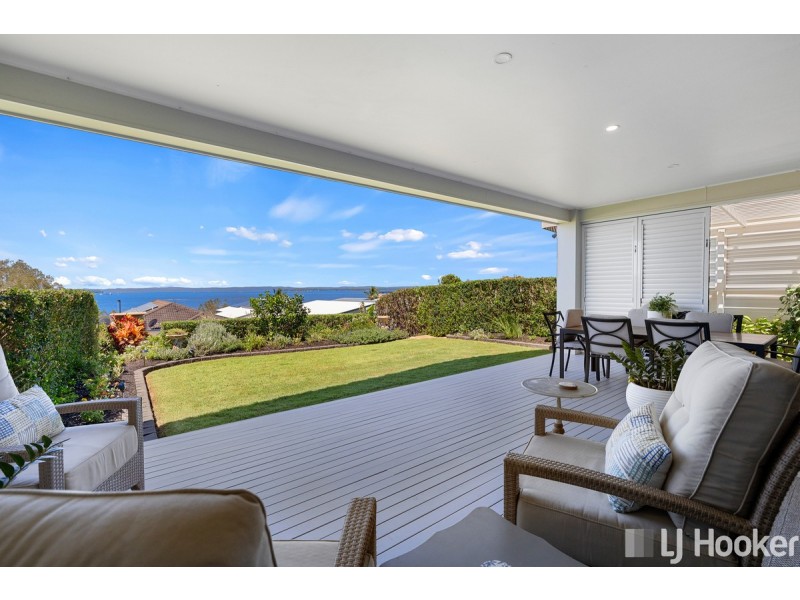 8 Gray Street, Redland Bay QLD 4165