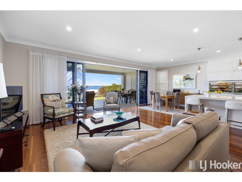 8 Gray Street, Redland Bay QLD 4165