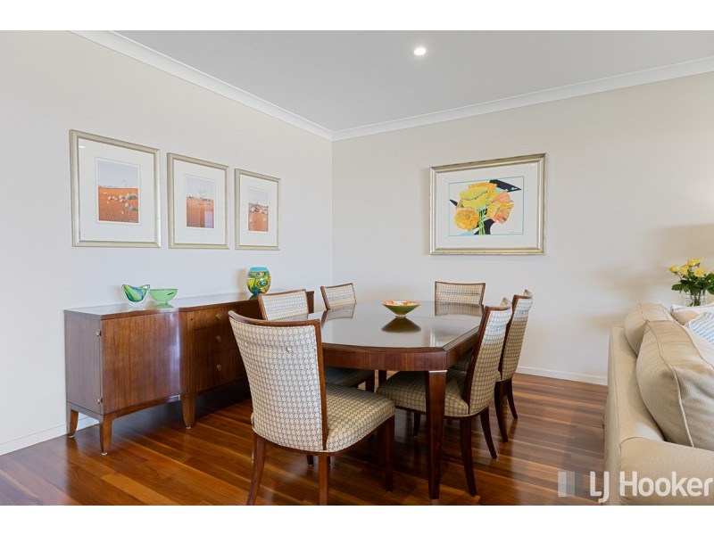 8 Gray Street, Redland Bay QLD 4165