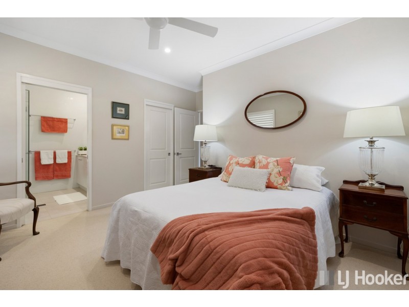 8 Gray Street, Redland Bay QLD 4165