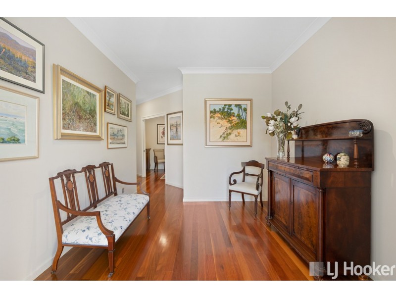 8 Gray Street, Redland Bay QLD 4165