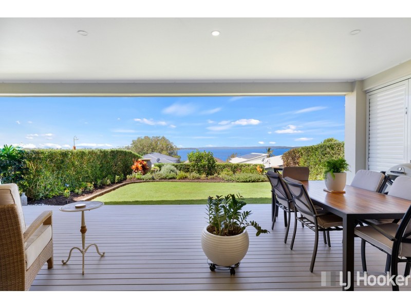 8 Gray Street, Redland Bay QLD 4165