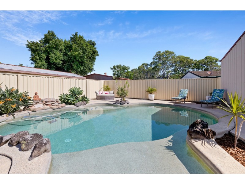 13 Heeler Court, Redland Bay QLD 4165