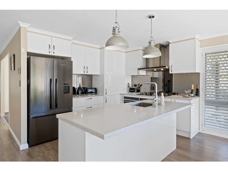 13 Heeler Court, Redland Bay QLD 4165
