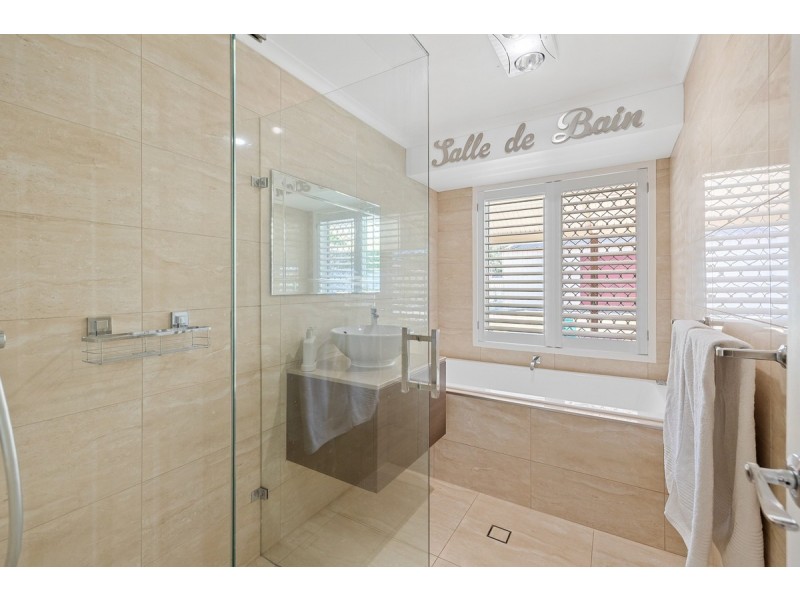 13 Heeler Court, Redland Bay QLD 4165