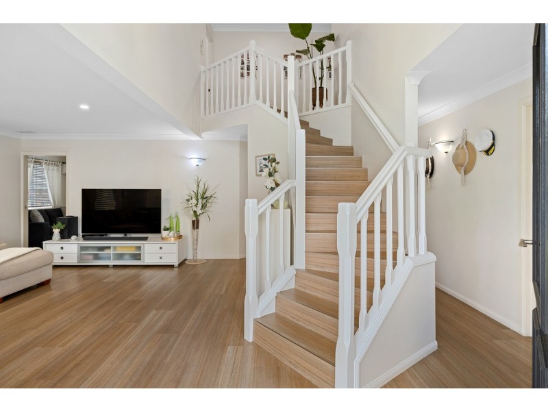 20 Kingfisher Crescent, Belmont QLD 4153