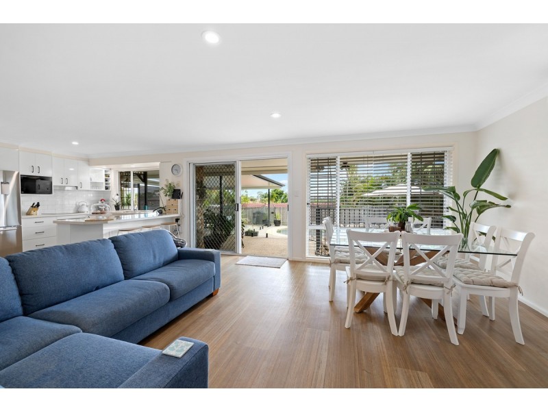 20 Kingfisher Crescent, Belmont QLD 4153